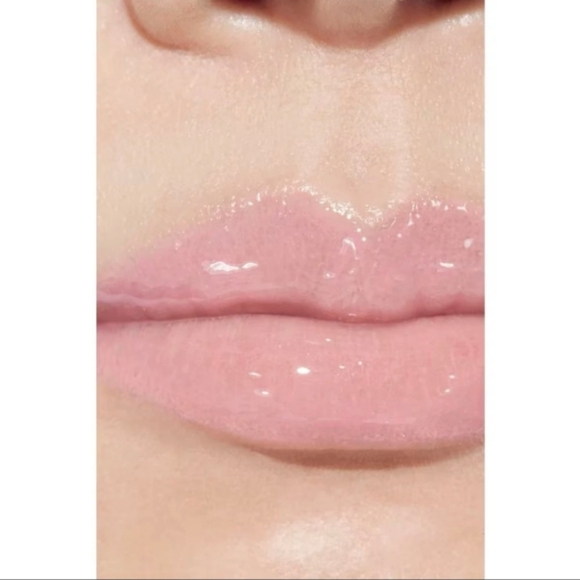 Chanel-Coco Rouge Lip Gloss (726 Icing) - Picture 5 of 5